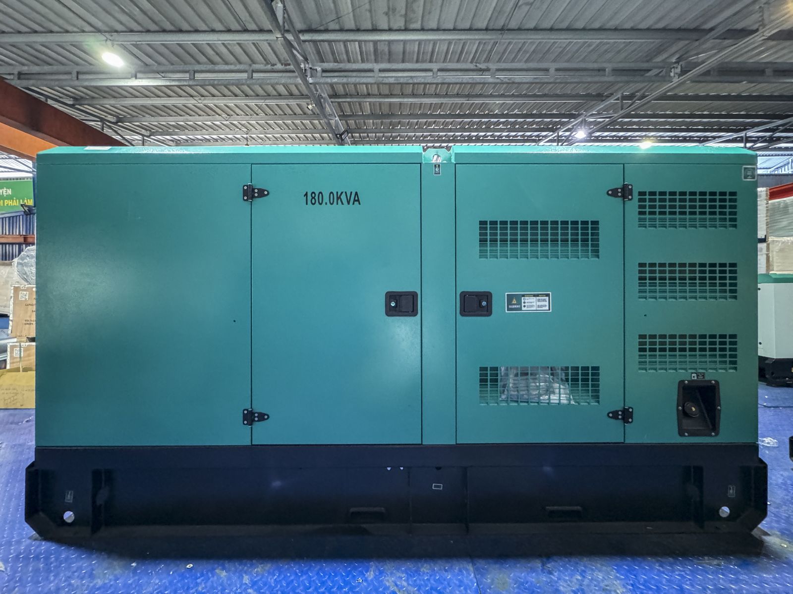 Tổ máy phát điện sử dụng động cơ CUMMINS 180KVA - Nhập khẩu mới 100% (Máy 2)